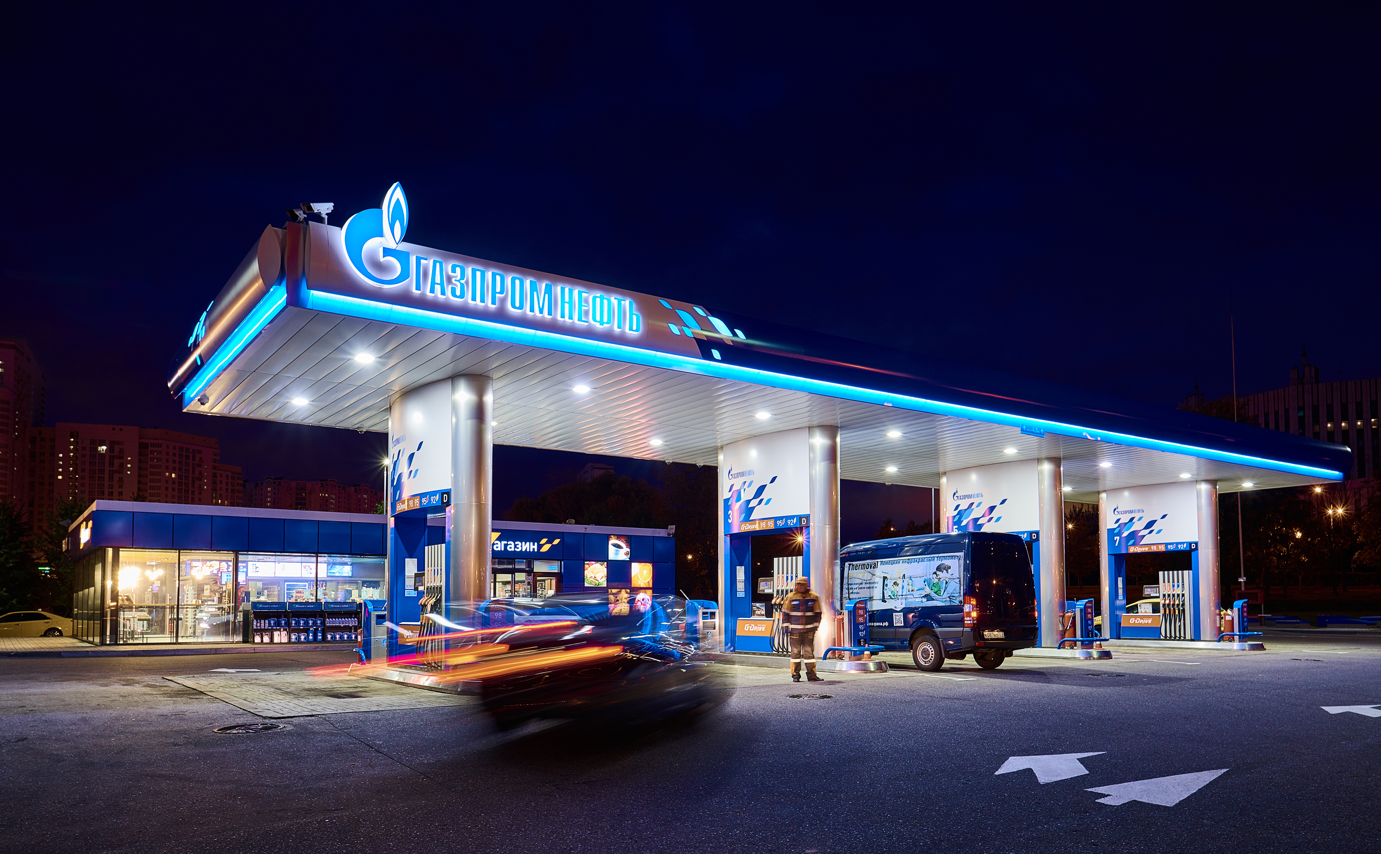 Обзор компаний Salesforce и «Газпром нефть»