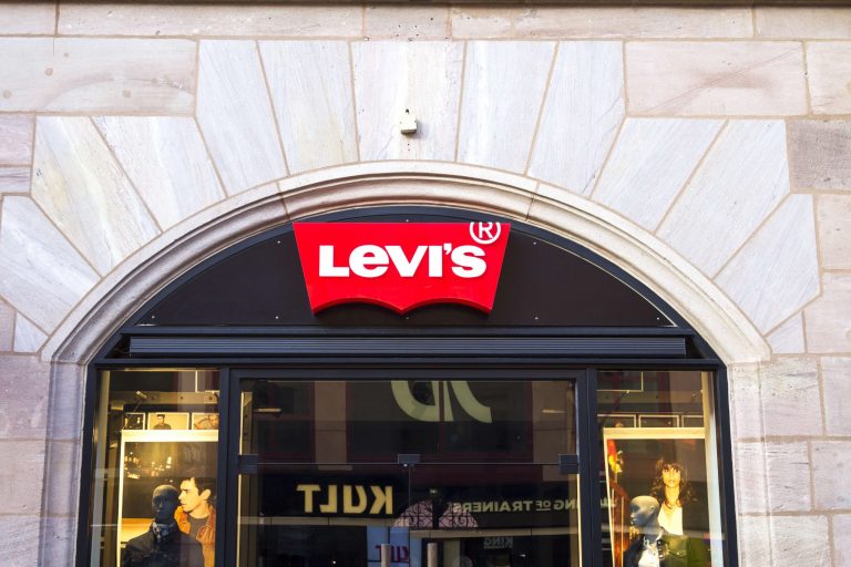 Компания Levi’s: обзор эмитента